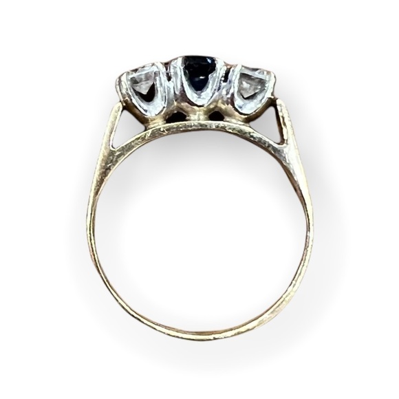 𝅺YELLOW And White Gold Diamond And Sapphire Ring. - Picture 5 of 5